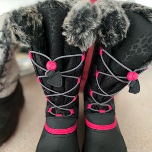 Girls boots